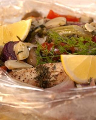 Щука с овощами в рукаве