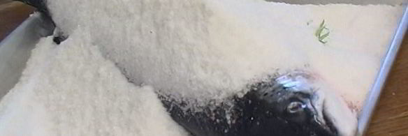 семга, запеченная в соли