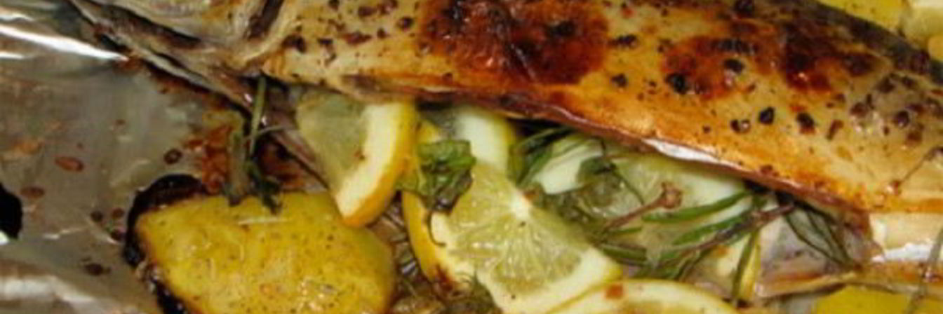 Скумбрия фаршированная с картофелем и луком