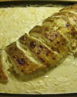 Судак в духовке под сметанным соусом