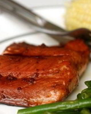 Запеченный лосось в гранатовом соусе