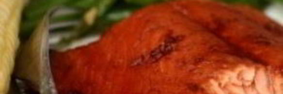 запеченный лосось в гранатовом соусе