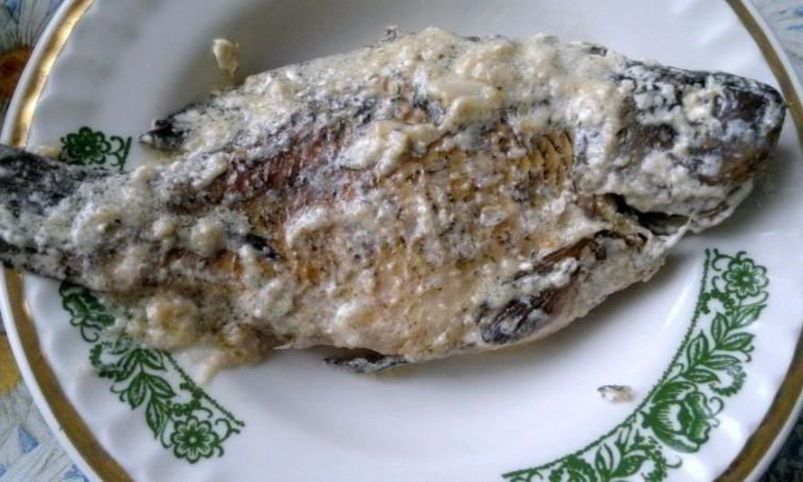 Рецепт жареного карася в сметане на сковороде
