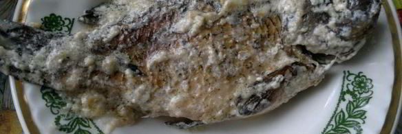 жареный карась в сметане на сковороде