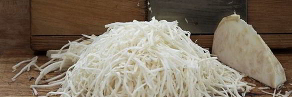 жареный сибас с ремуладом из корня сельдерея, зернистой горчицы и салатом рукола