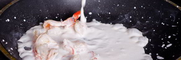 шафрановая лапша с креветками