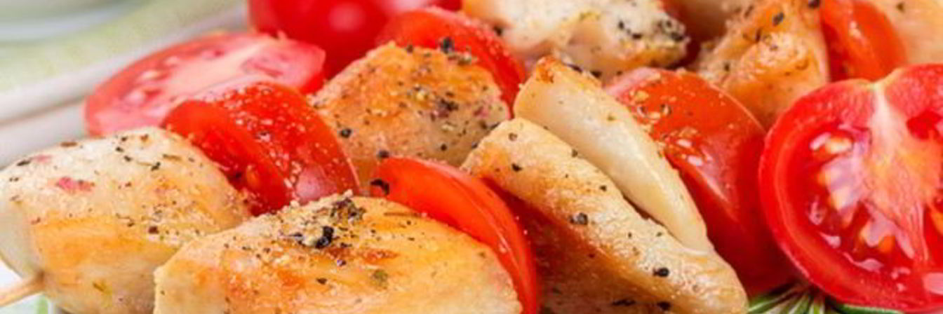 Домашний шашлык из курицы с помидорами