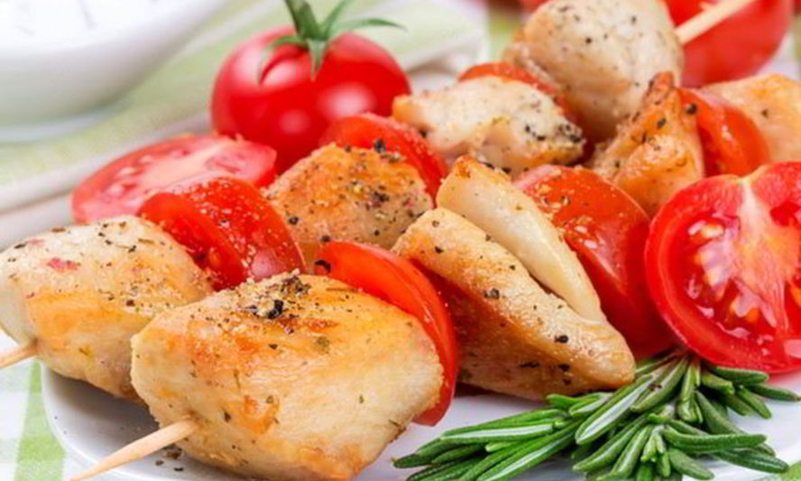 Рецепт домашнего шашлыка из курицы с помидорами