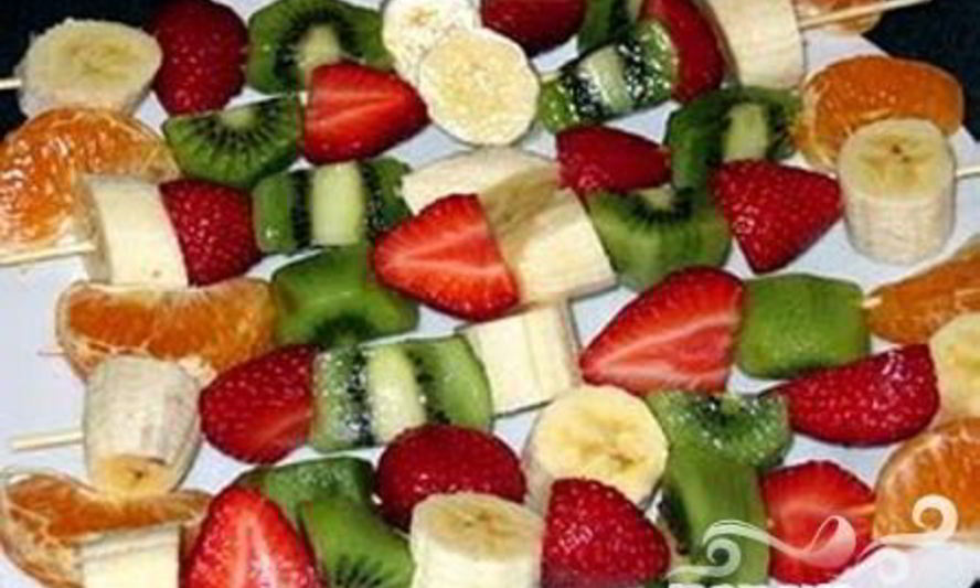 Рецепт фруктового шашлыка с лимонной подливкой