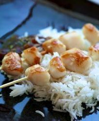 Шашлычки из гребешков с имбирным соусом
