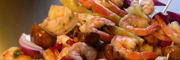 шашлычки из креветок с овощами и грибами