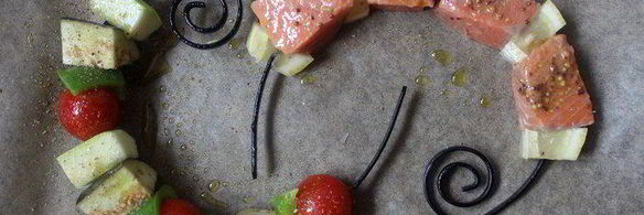 шашлычки из лосося и овощей