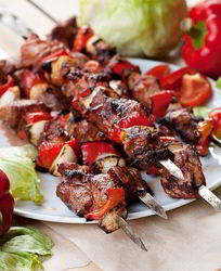 Шашлык из баранины на углях со сладким перцем
