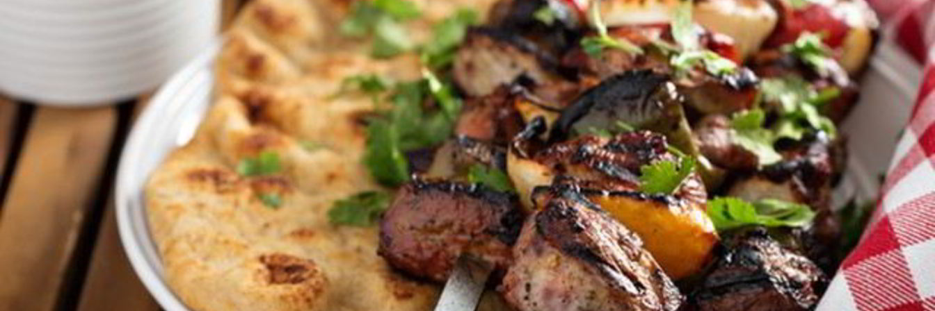 Шашлык из баранины с бальзамическим уксусом и зеленью