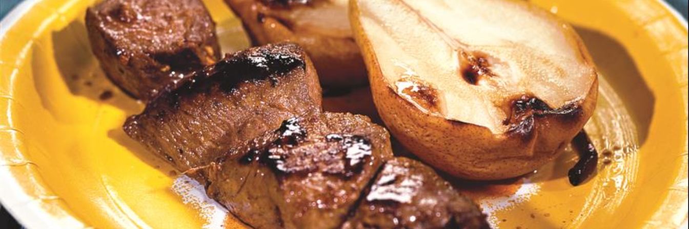 Шашлык из говядины с грушами