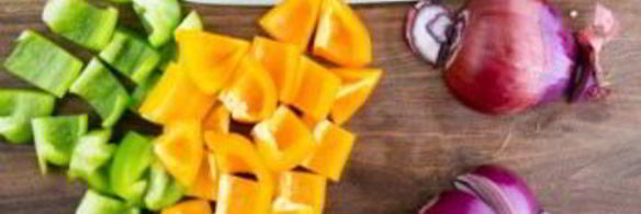 шашлык из говядины с луком и перцем