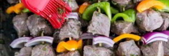 шашлык из говядины с луком и перцем
