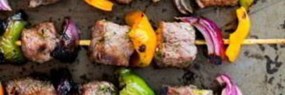 шашлык из говядины с луком и перцем