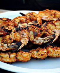 Шашлык из креветок в пряном соусе
