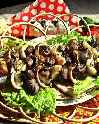 Шашлык из печенки с луком и фенхелем