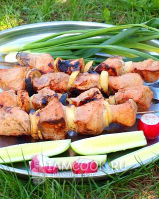 Шашлык из свинины на мангале