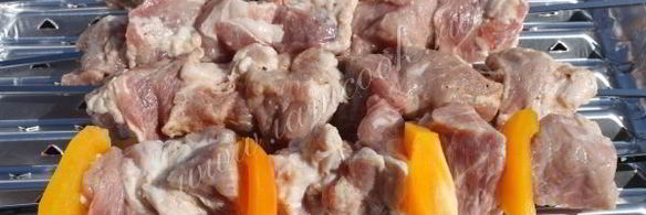 шашлык из свинины на минералке
