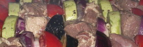 шашлык из свинины с овощами в луковом маринаде