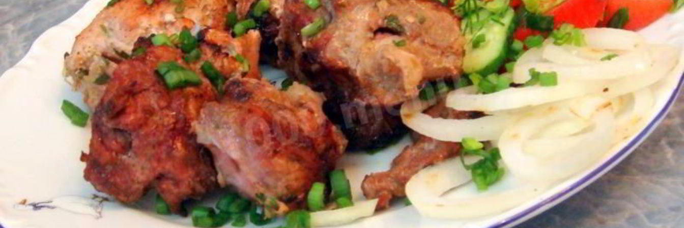 Шашлык из свинины с помидорами и луком