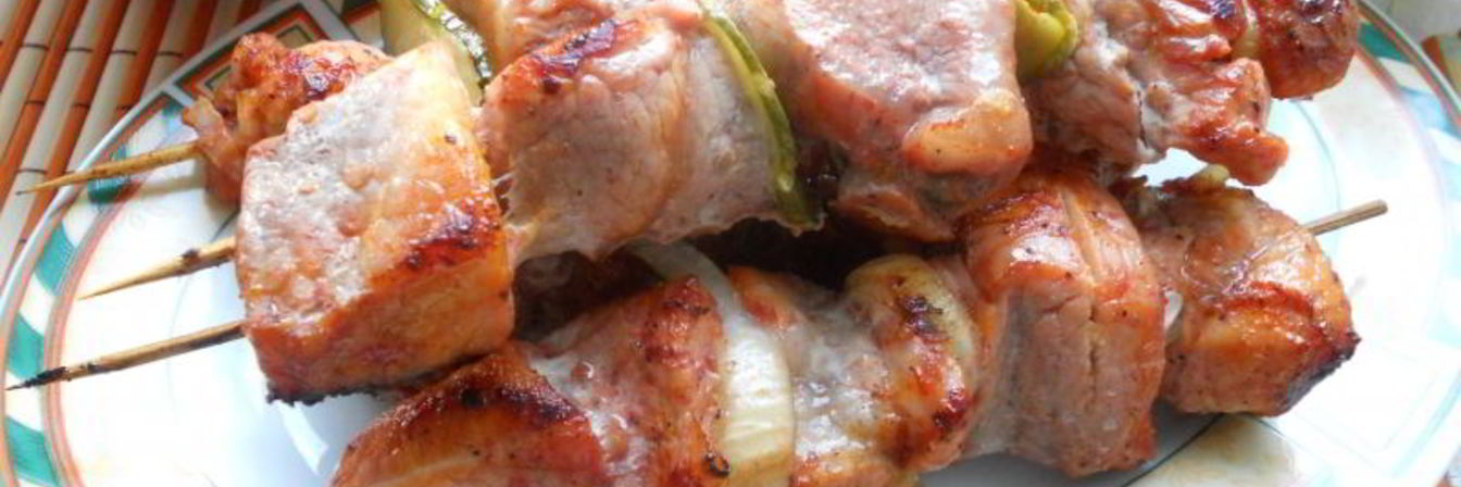 Шашлык из свинины в томатном маринаде в духовке