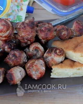 Шашлык из свинины в виде рулетиков