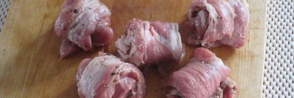 шашлык из свинины в виде рулетиков