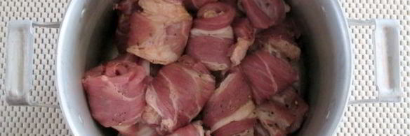 шашлык из свинины в виде рулетиков