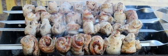 шашлык из свинины в виде рулетиков