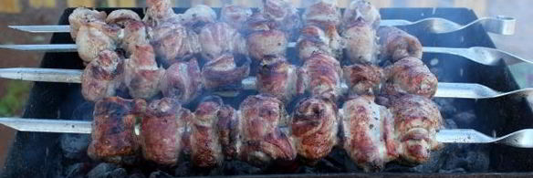 шашлык из свинины в виде рулетиков