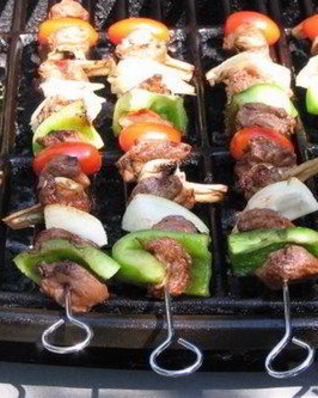 Шашлык из ягненка с мятой и помидорами