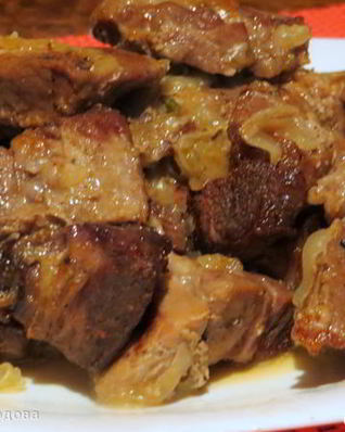 Шашлык в духовке на подушке из маринованного лука