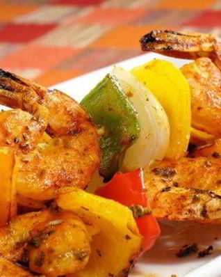 Шашлыки из креветок в маринаде из лайма и халапеньо