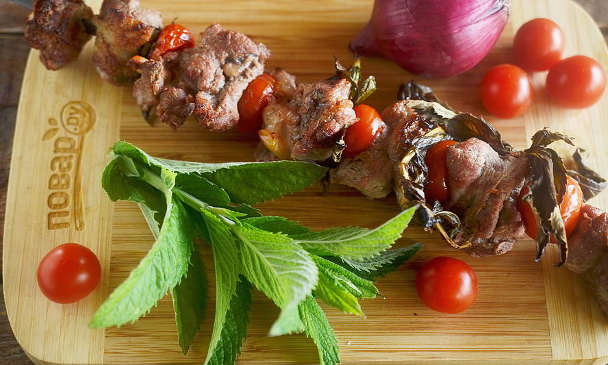 Рецепт шашлыков из ягненка с помидорами и мятой