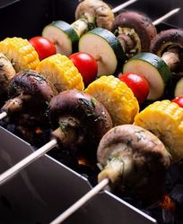 Вегетарианский шашлык из овощей на мангале