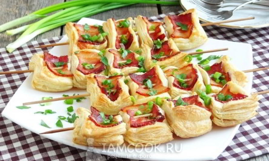 Рецепт закуски из слоеного теста шашлык