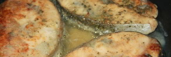 ароматные жареные стейки лосося