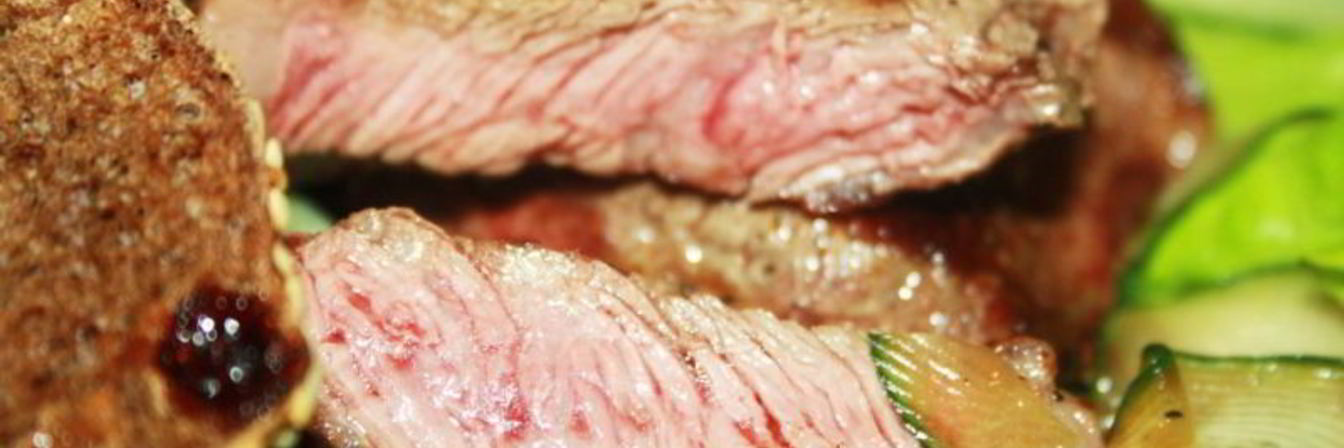 Говяжьи стейки-гриль маринованные в светлом пиве