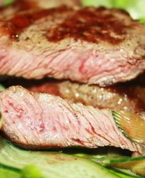 Говяжьи стейки-гриль маринованные в светлом пиве