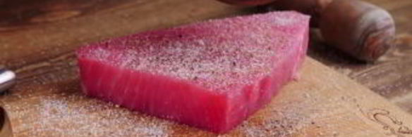 рыбный стейк из тунца