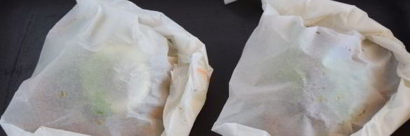 рыбный стейк на подушке из овощей в пергаменте