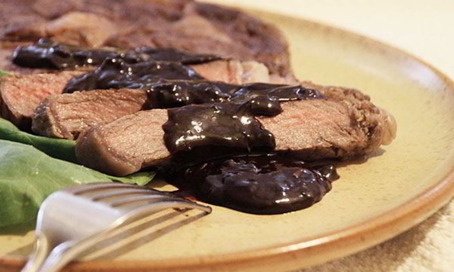 Рецепт шоколадного соуса к стейку из говядины