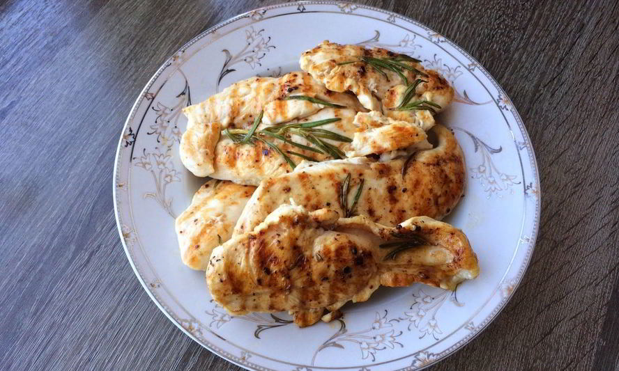 Рецепт сочного стейка из куриной грудки