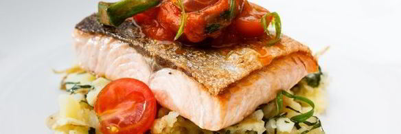 стейк из форели с картофелем