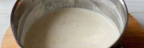 стейк из говядины со сливочным соусом из голубого сыра