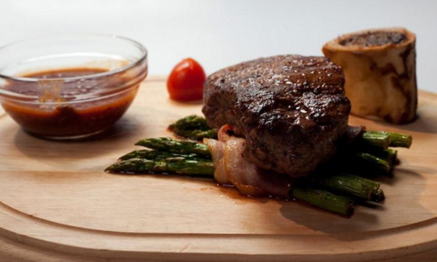 Рецепт стейка из говядины со спаржей
